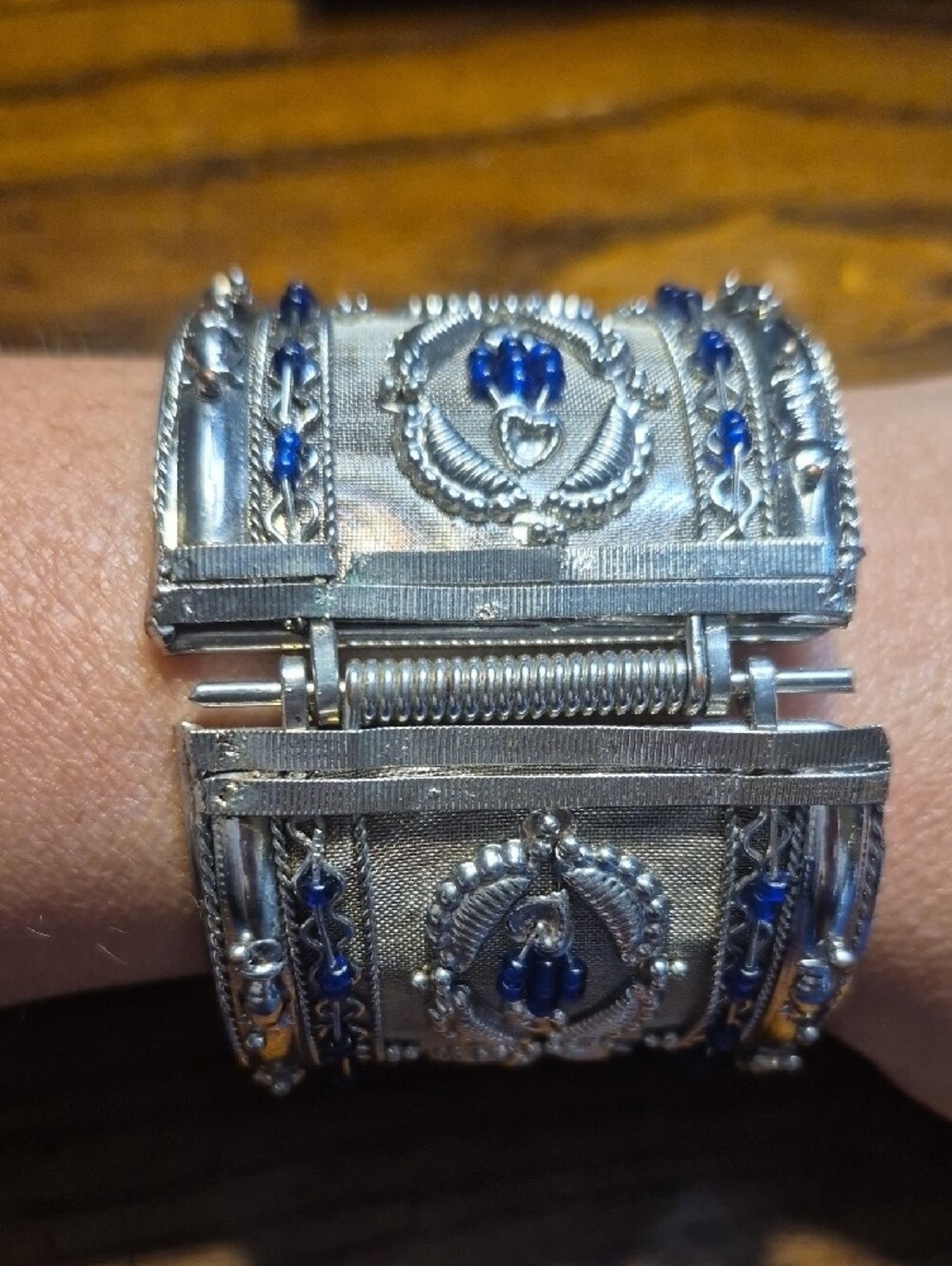 Vintage Silver and Blue Fashion Mesh Silver tone Cuff Bracelet Moroccan Inspired - Picture 4 of 9